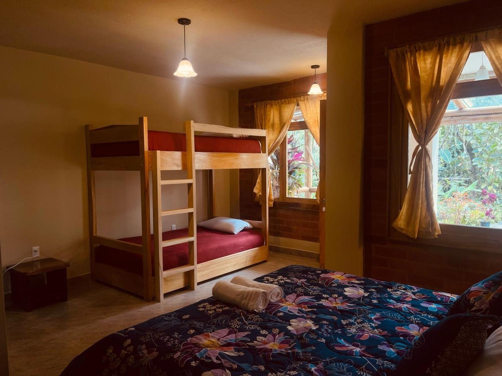 Casa Del Rio En Mindo Bed & Breakfast Exterior photo